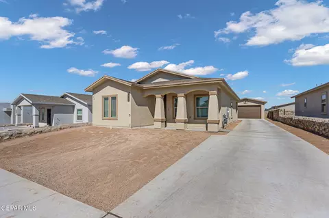 468 Santiago Munos St, Vinton, TX 79821