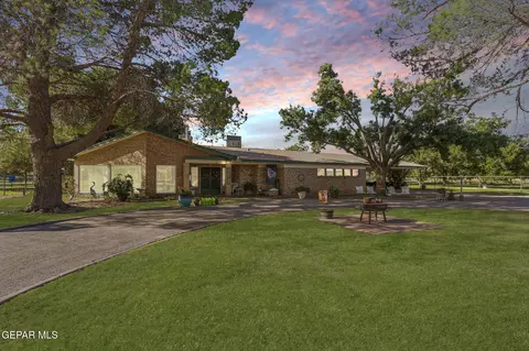 136 Laura Gale Dr, Canutillo, TX 79835