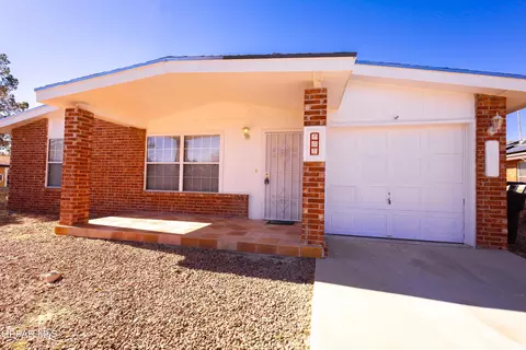 107 Barrel Cactus Dr, Horizon City, TX 79928