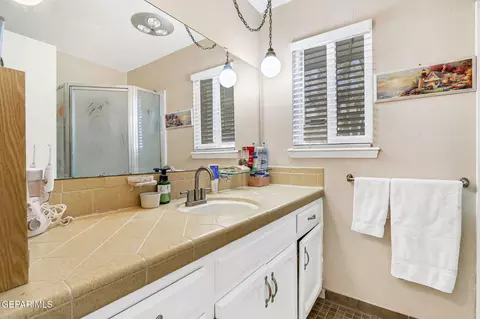 Bath - 6333 El Risco St, El Paso, TX 79912 photo 3 of 7