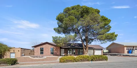 6849 La Cadena Dr, El Paso, TX 79912