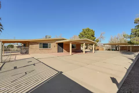 9893 Socorro Rd, Socorro, TX 79927
