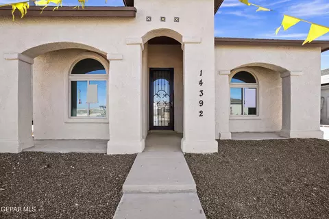 14300 Chris Zingo Ln, Horizon City, TX 79928