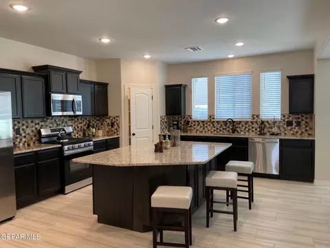 1817 Ritzy Lou Pl, El Paso, TX 79928 photo 3