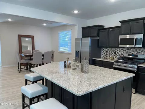 1817 Ritzy Lou Pl, El Paso, TX 79928 photo 4