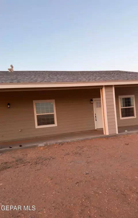 1381 Sonoran Desert Dr, Chaparral, NM 88081