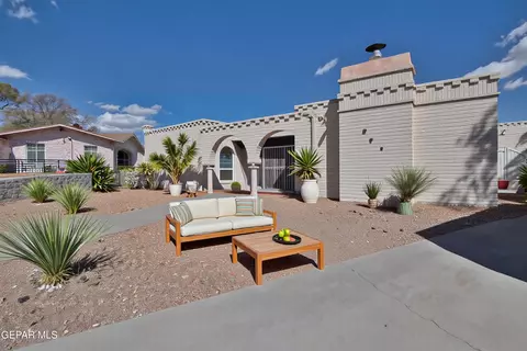8204 Big Bend Dr, El Paso, TX 79904