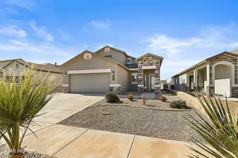 3613 Summit St, El Paso, TX 79938