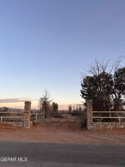 5340 Buffalo Creek Dr, El Paso, TX 79938