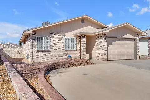11977 Castle Woods Dr, El Paso, TX 79936