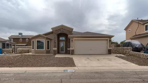 11460 Flor Gentiana Dr, Socorro, TX 79927