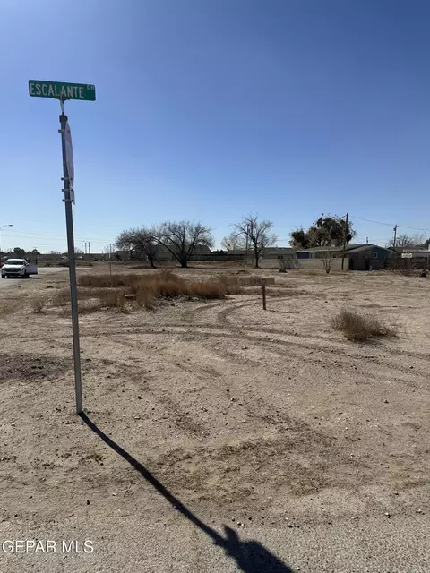 340 Escalante Dr, Socorro, TX 79927