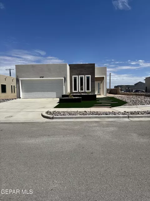909 Raegil St, El Paso, TX 79928