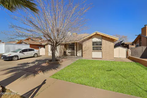 9737 Staubach Dr, El Paso, TX 79927