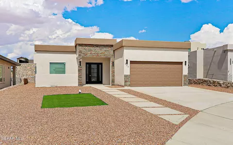 220 Emerald Brass, Horizon City, TX 79928