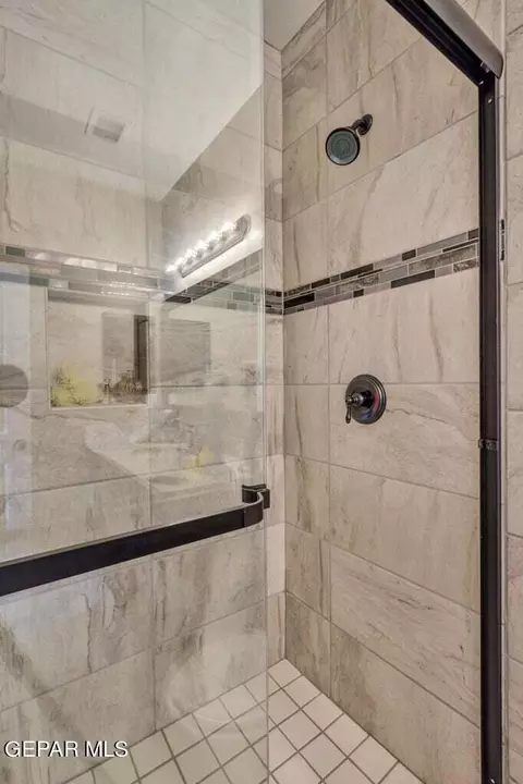 Bath - 3616 Bob Snead Dr, El Paso, TX 79938 photo 4 of 5