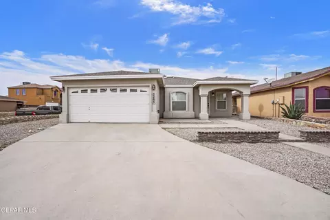 3265 Maple Point Dr, El Paso, TX 79938