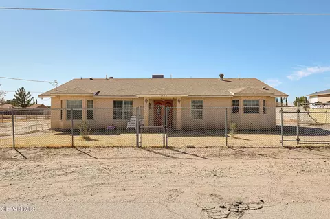 11454 Bakersfield Rd, Socorro, TX 79927