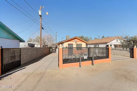 8156 Sharp Rd, El Paso, TX 79907 photo 2