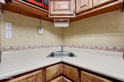 8156 Sharp Rd, El Paso, TX 79907 photo 12