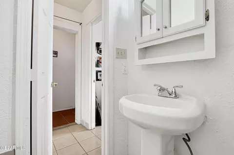 8156 Sharp Rd, El Paso, TX 79907 photo 34