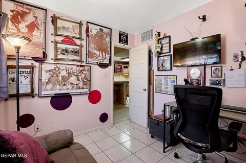 8156 Sharp Rd, El Paso, TX 79907 photo 29