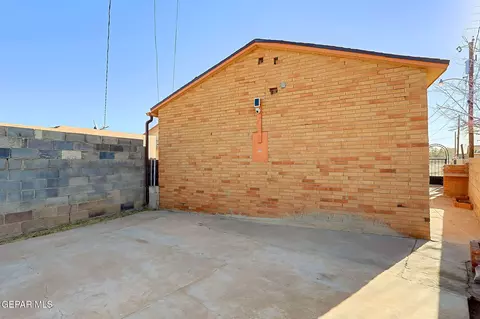 8156 Sharp Rd, El Paso, TX 79907 photo 43