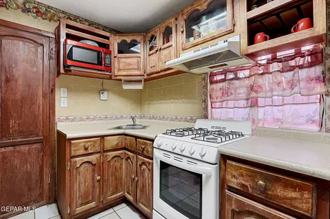 8156 Sharp Rd, El Paso, TX 79907 photo 11