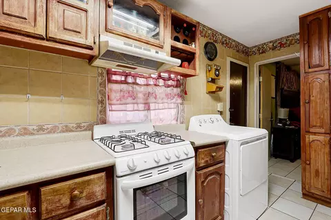 8156 Sharp Rd, El Paso, TX 79907 photo 13