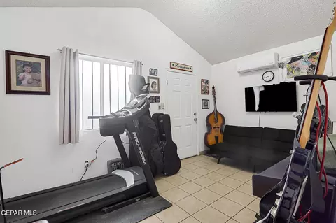 8156 Sharp Rd, El Paso, TX 79907 photo 20