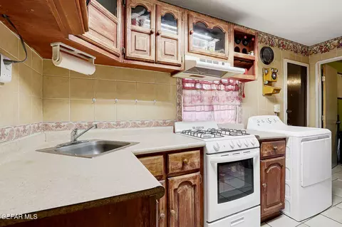 8156 Sharp Rd, El Paso, TX 79907 photo 10