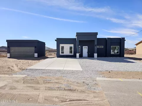 11720 Flor Preciosa Ln, Socorro, TX 79927