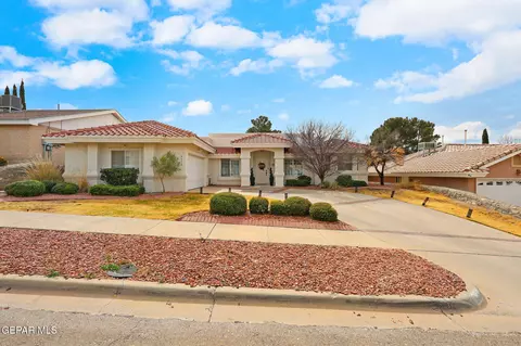 6532 Royal Ridge Dr, El Paso, TX 79912