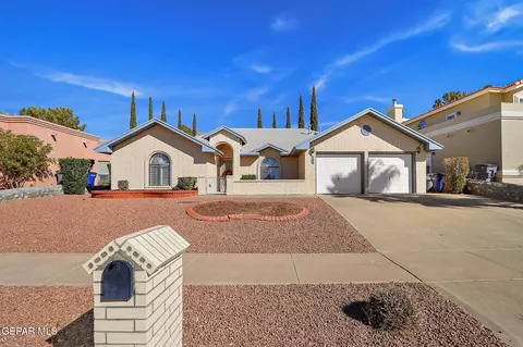 808 Dulce Tierra Dr, El Paso, TX 79912