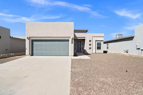 135 Via Rojas Dr, Horizon City, TX 79928