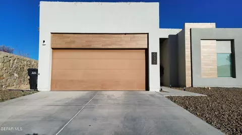 686 Teichelkamp Dr, El Paso, TX 79928