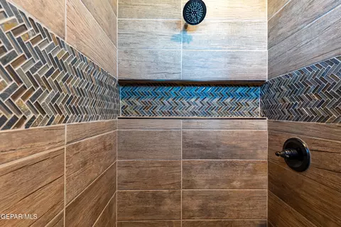 Bath - 572 Issa Cir, El Paso, TX 79932 photo 3 of 3