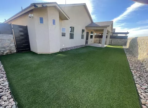 Exterior - 572 Issa Cir, El Paso, TX 79932 photo 3 of 4