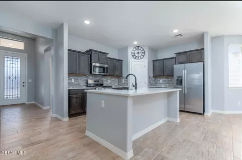 Entry Way - 572 Issa Cir, El Paso, TX 79932 photo 1 of 1