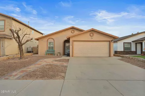 11772 Jim Webb Dr, El Paso, TX 79934