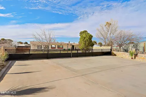 397 Arroyo Grande Dr, El Paso, TX 79932