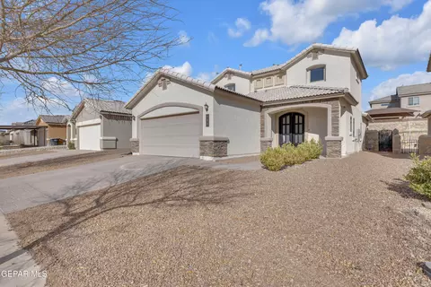 790 Pixton Rd, Horizon City, TX 79928