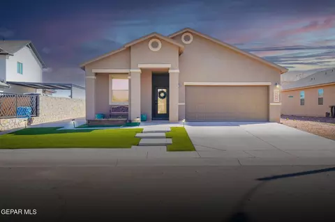 11460 Flor Prunus Ln, Socorro, TX 79927
