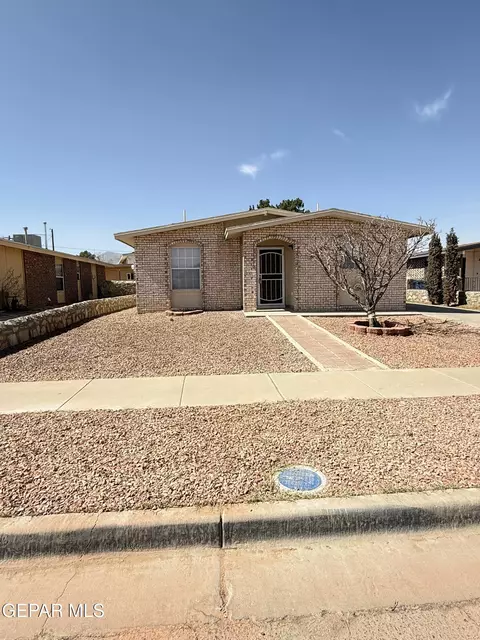 10905 Bay Bridge St, El Paso, TX 79934