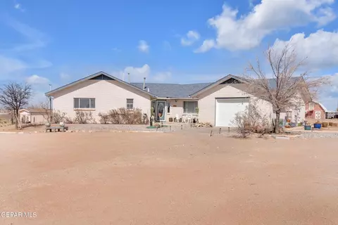 557 Paseo Real Dr, Chaparral, NM 88081