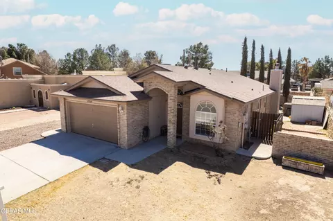 13928 Roslyn Dr, Horizon City, TX 79928
