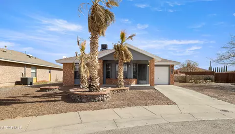 504 Velia Ct, Horizon City, TX 79928