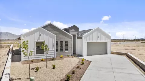 7704 Celestial St, Las Cruces, NM 88012