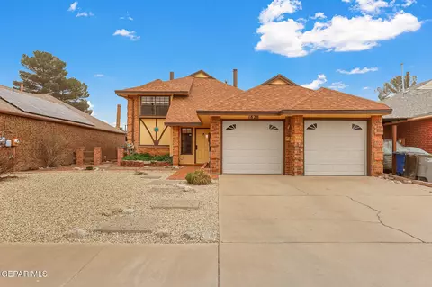 1828 Chris Scott Dr, El Paso, TX 79936