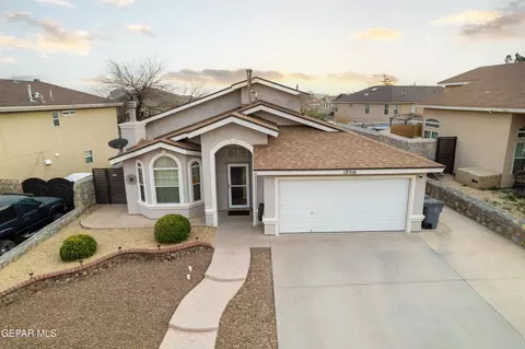 12516 Paseo Lindo Dr, El Paso, TX 79928